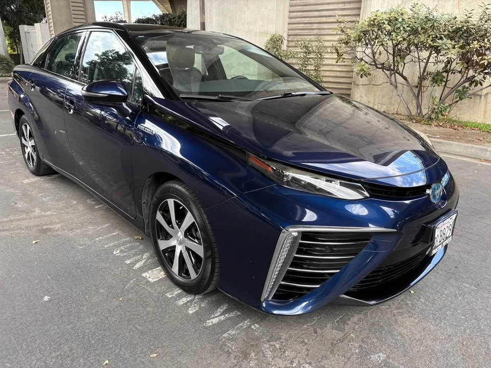 2017 Toyota Mirai - Image 7 of 20