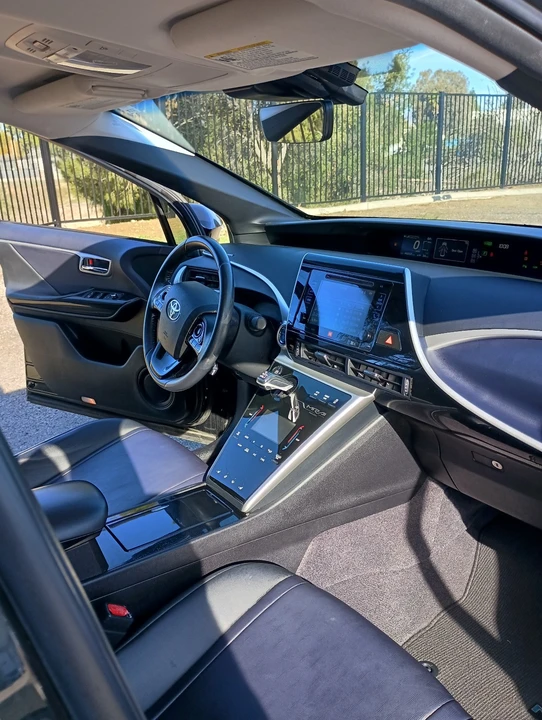 2017 Toyota Mirai - Image 10 of 10