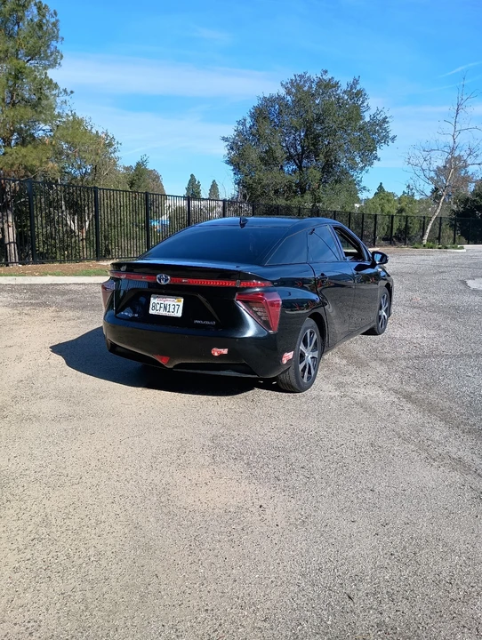 2017 Toyota Mirai - Image 3 of 10