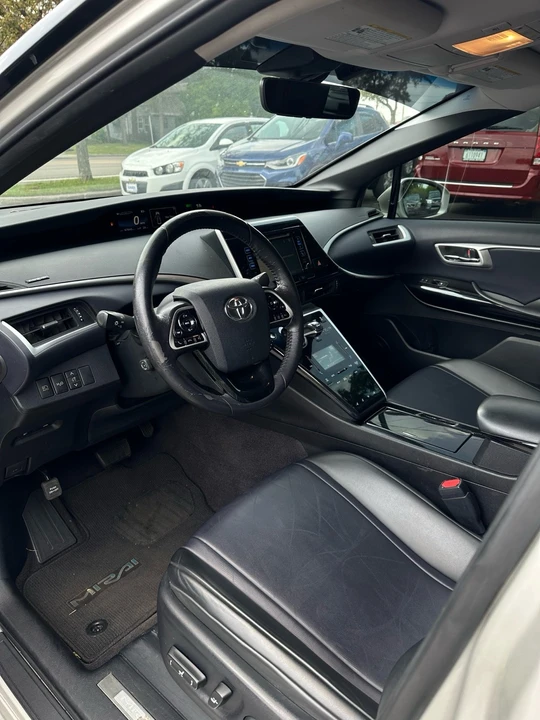 2017 Toyota Mirai - Image 8 of 21
