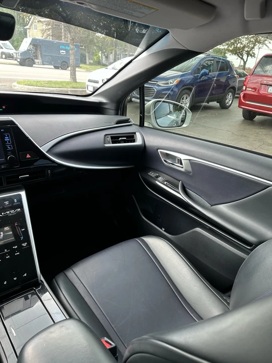 2017 Toyota Mirai - Image 12 of 21