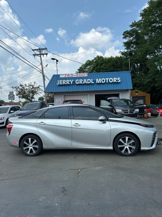 2017 Toyota Mirai - Image 2 of 21