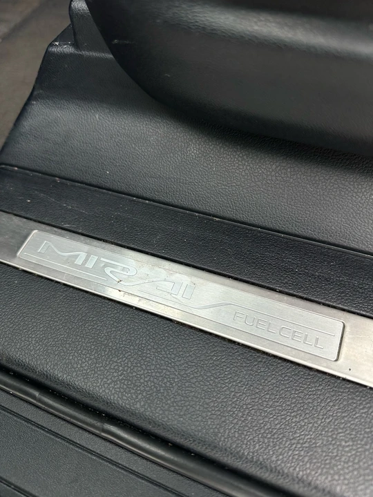 2017 Toyota Mirai - Image 7 of 21