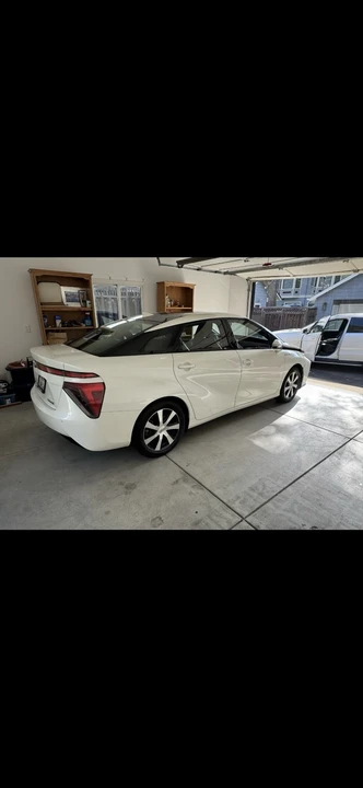 2017 Toyota Mirai - Image 2 of 5