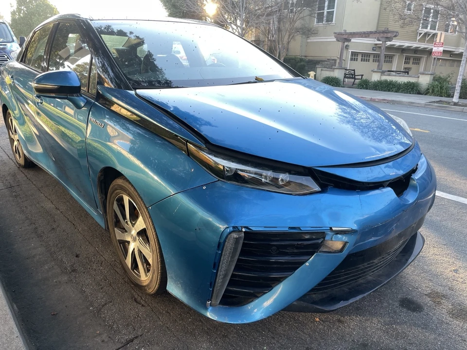 2017 Toyota Mirai - Image 7 of 13