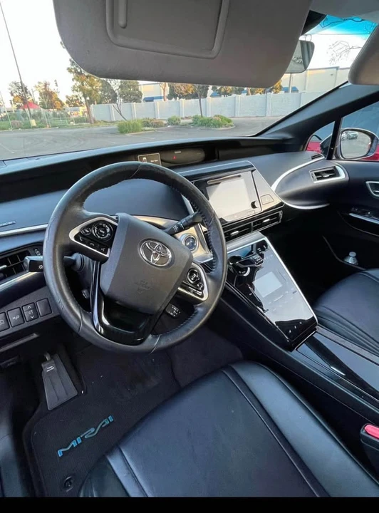 2017 Toyota Mirai - Image 5 of 6