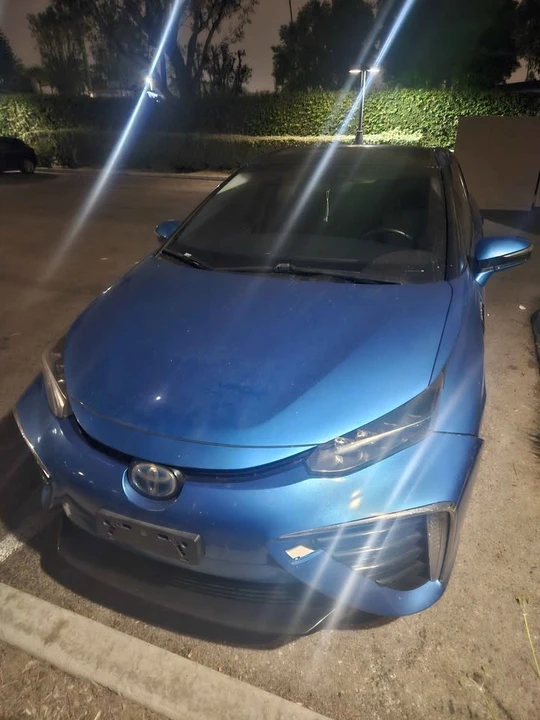 2017 Toyota Mirai - Image 2 of 5