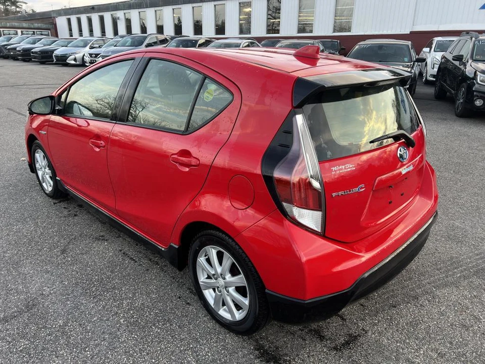 2017 Toyota Prius - Image 7 of 12