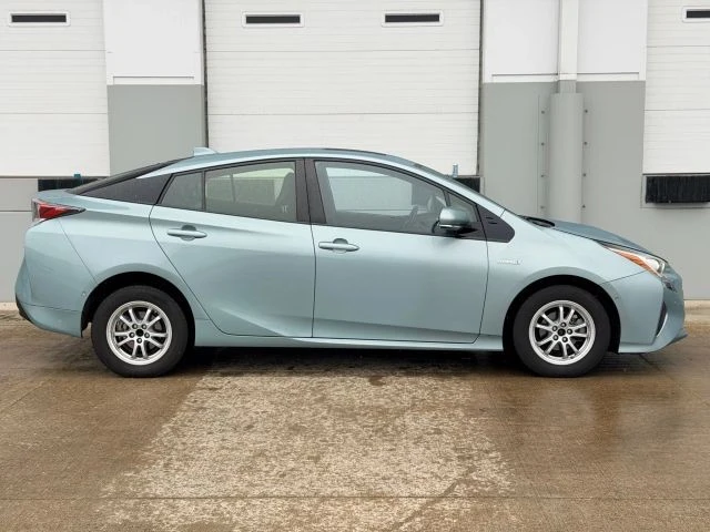 2017 Toyota Prius 4th Gen - Image 6 of 21