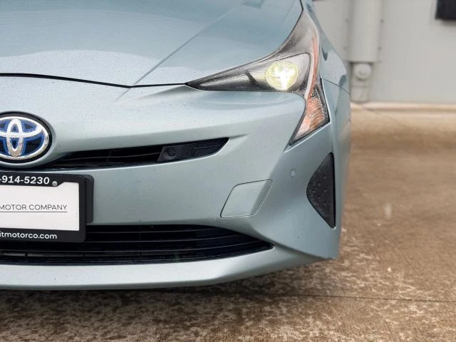 2017 Toyota Prius 4th Gen - Image 9 of 21