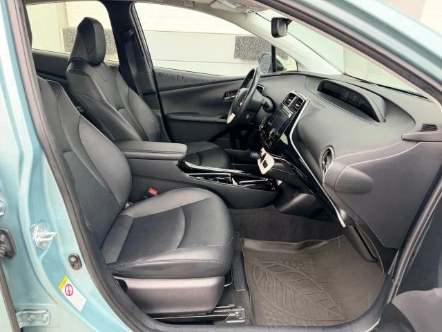 2017 Toyota Prius 4th Gen - Image 15 of 21