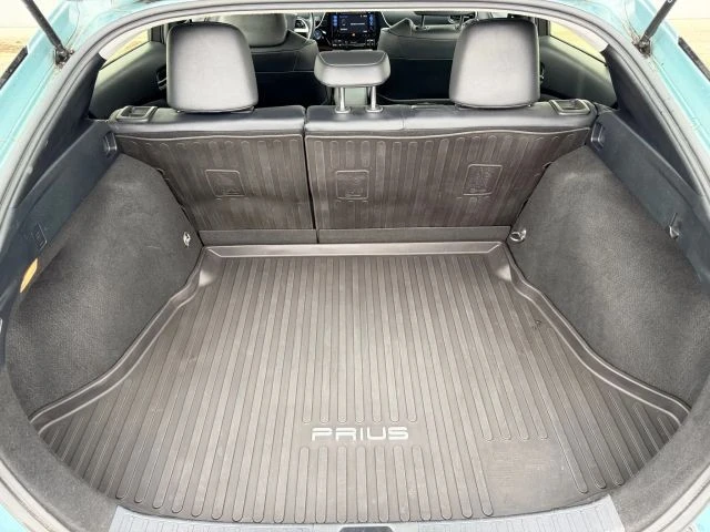2017 Toyota Prius 4th Gen - Image 13 of 21