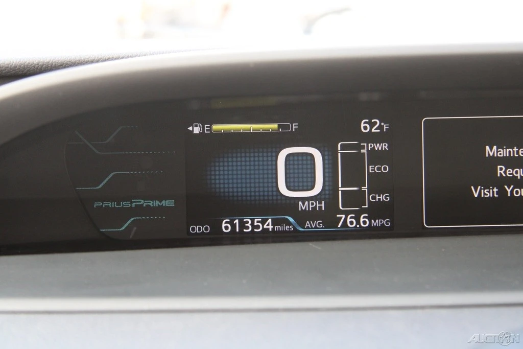 2017 Toyota Prius 4th Gen - Image 17 of 21
