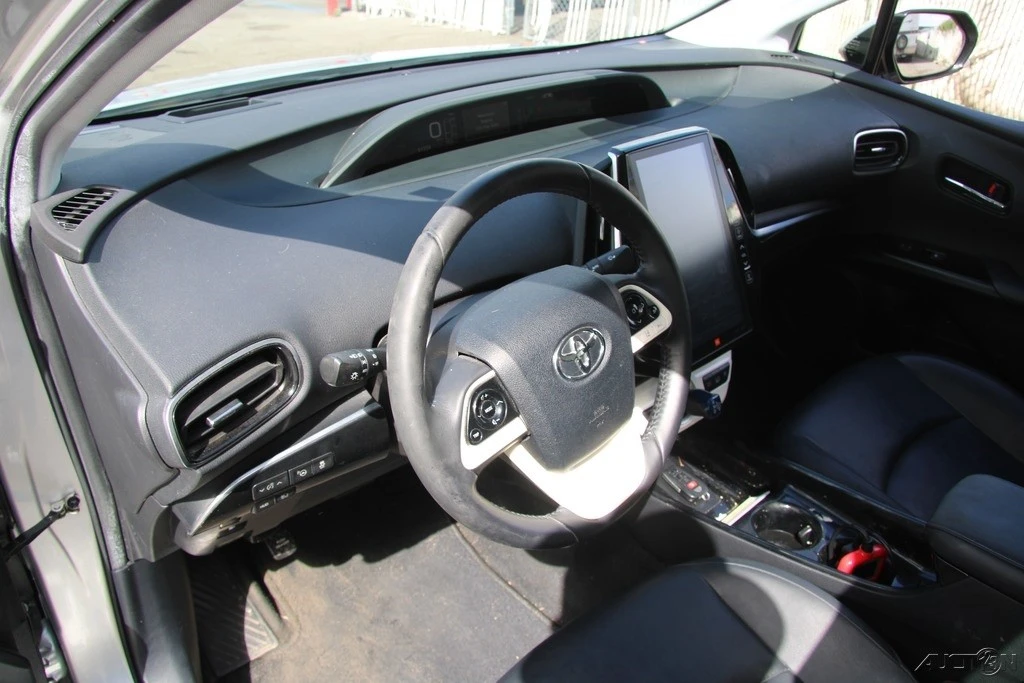 2017 Toyota Prius 4th Gen - Image 15 of 21
