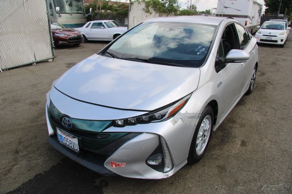 2017 Toyota Prius 4th Gen - Image 2 of 21