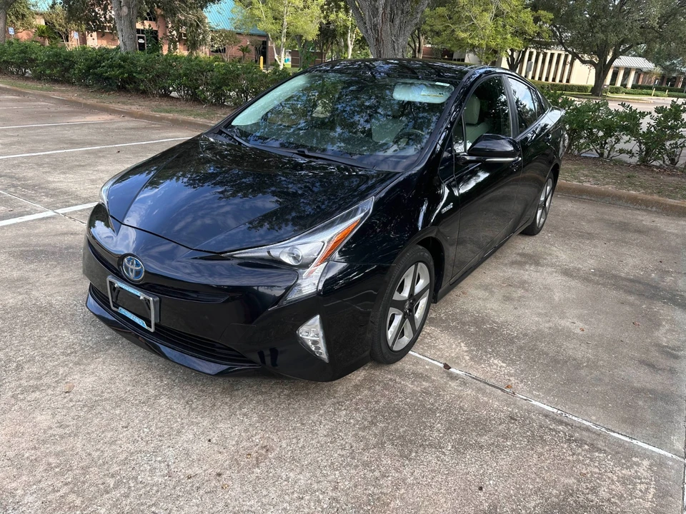 2017 Toyota Prius 4th Gen - Image 10 of 21