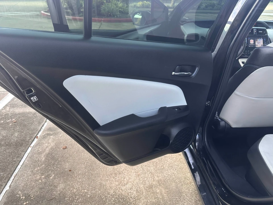 2017 Toyota Prius 4th Gen - Image 12 of 21
