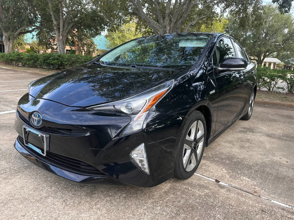 2017 Toyota Prius 4th Gen - Image 9 of 21