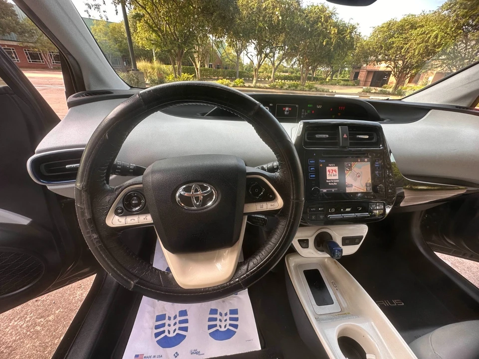 2017 Toyota Prius 4th Gen - Image 20 of 21