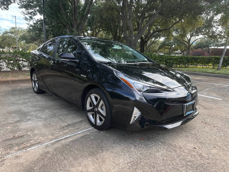 2017 Toyota Prius 4th Gen - Image 2 of 21