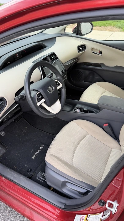 2017 Toyota Prius 4th Gen - Image 14 of 17