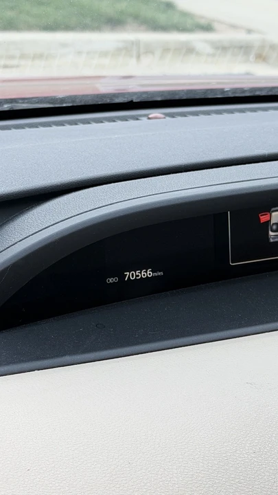 2017 Toyota Prius 4th Gen - Image 13 of 17