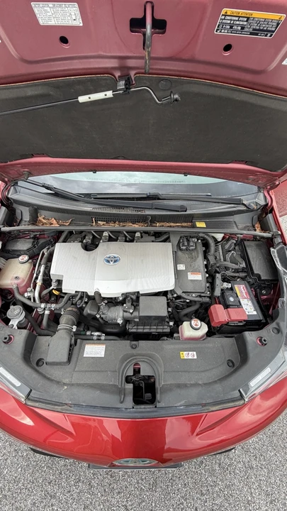 2017 Toyota Prius 4th Gen - Image 16 of 17