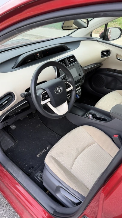 2017 Toyota Prius 4th Gen - Image 11 of 17