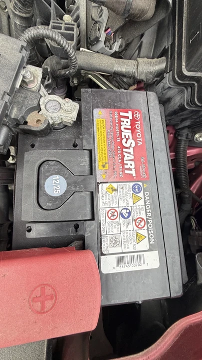 2017 Toyota Prius 4th Gen - Image 15 of 17