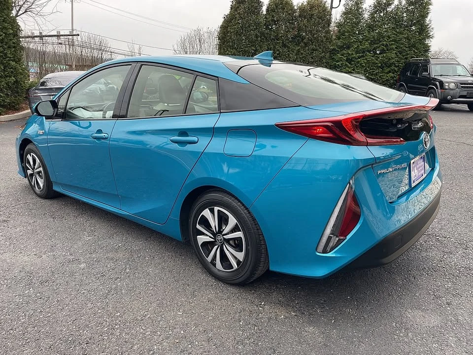 2017 Toyota Prius 4th Gen - Image 7 of 20