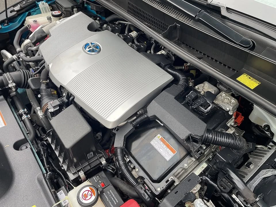 2017 Toyota Prius 4th Gen - Image 16 of 20