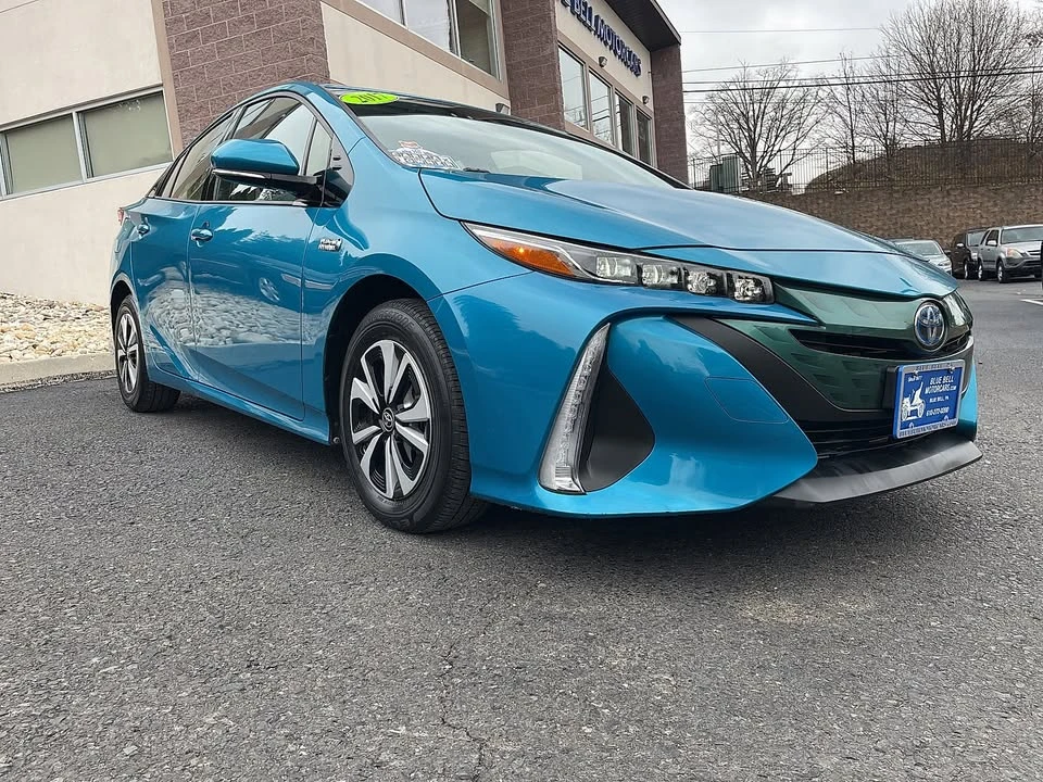 2017 Toyota Prius 4th Gen - Image 13 of 20