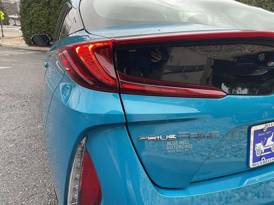 2017 Toyota Prius 4th Gen - Image 17 of 20