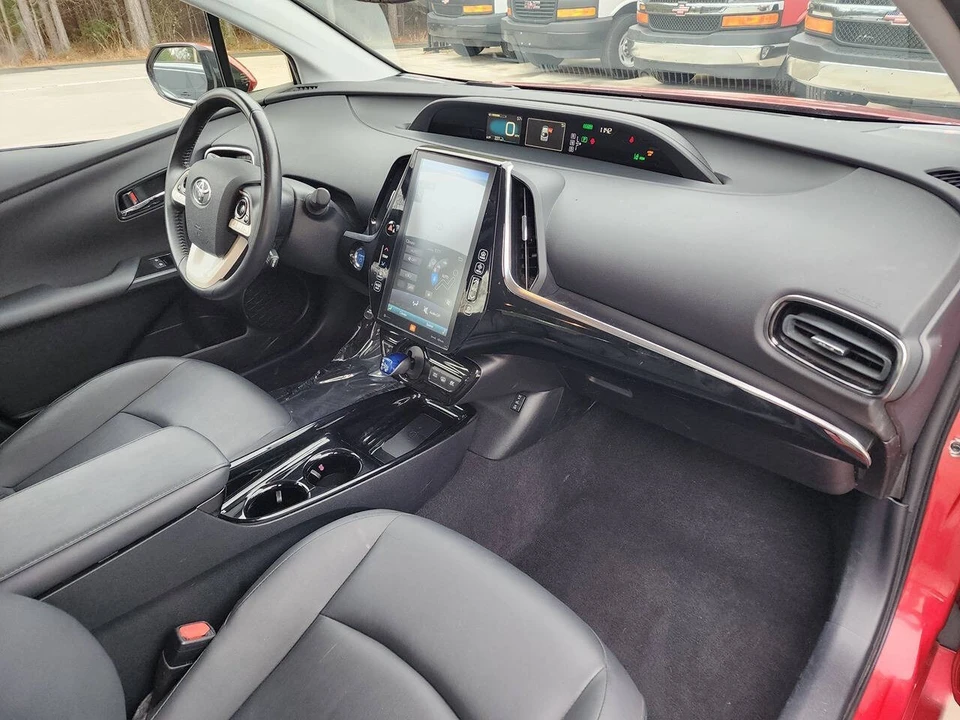 2017 Toyota Prius 4th Gen - Image 18 of 21