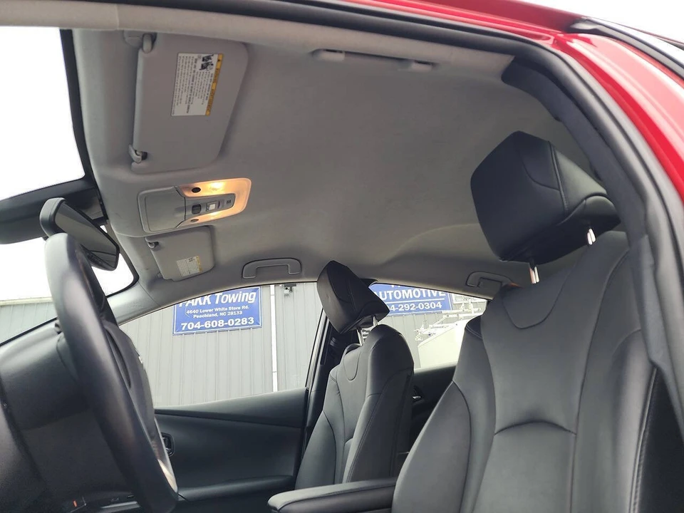 2017 Toyota Prius 4th Gen - Image 14 of 21