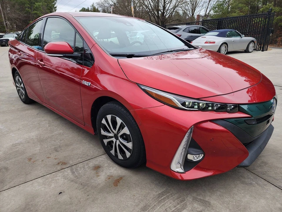 2017 Toyota Prius 4th Gen - Image 8 of 21
