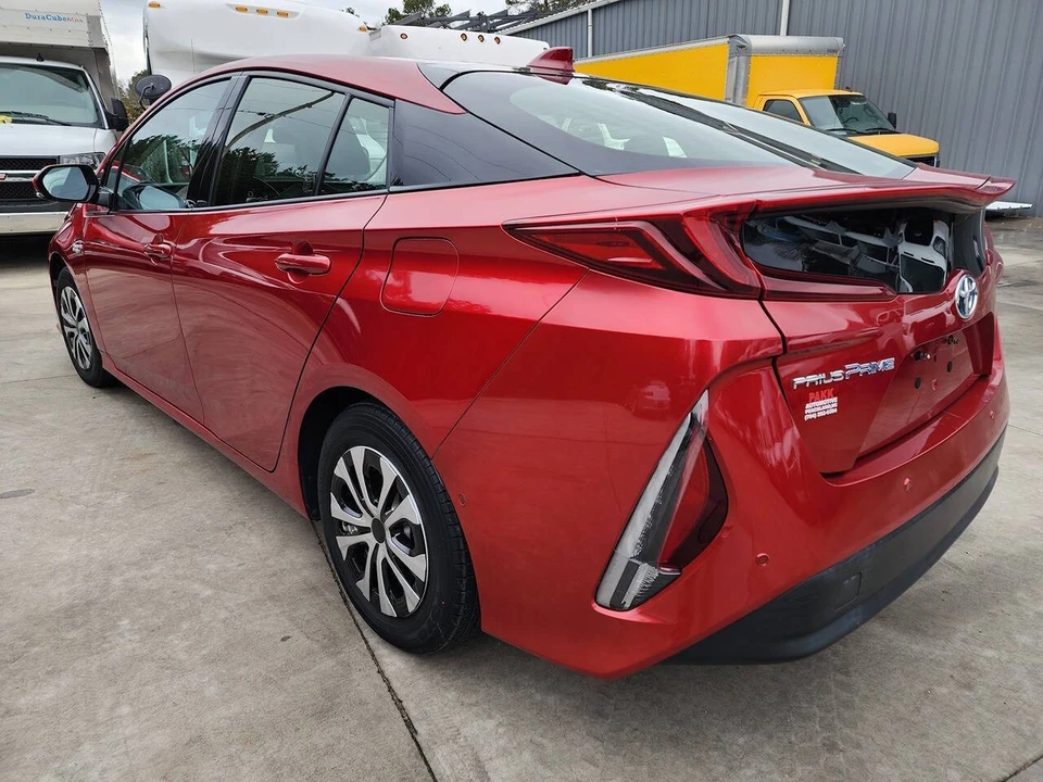 2017 Toyota Prius 4th Gen - Image 4 of 21
