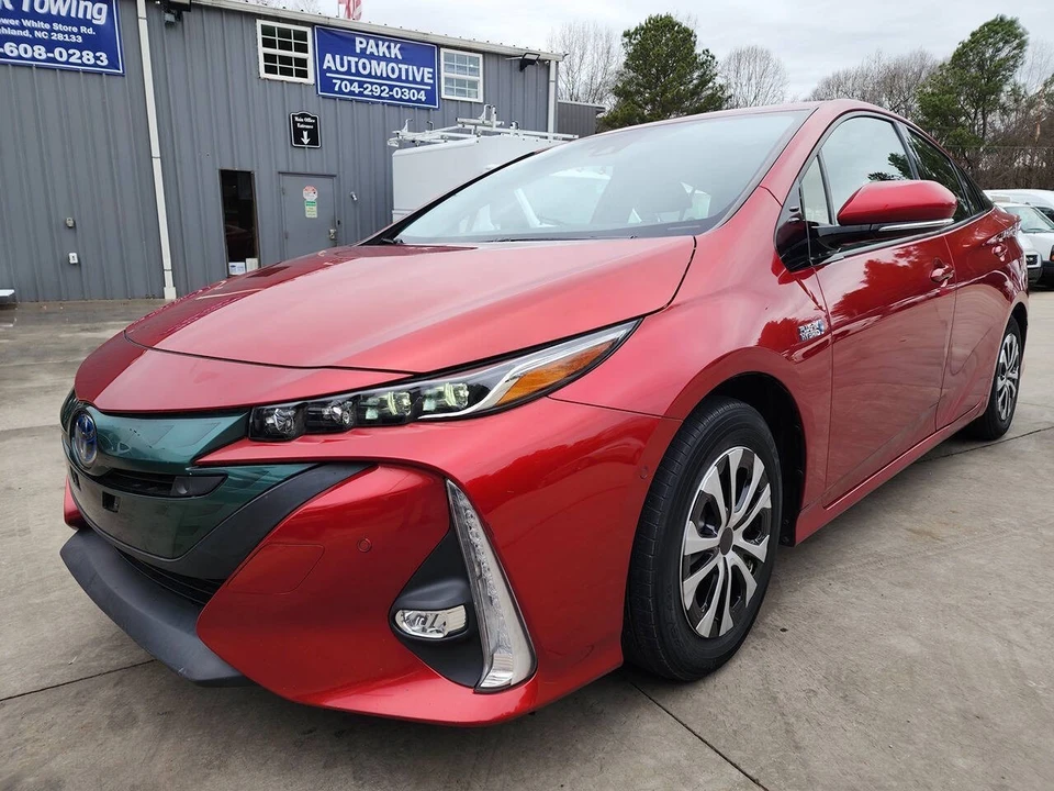 2017 Toyota Prius 4th Gen - Image 2 of 21