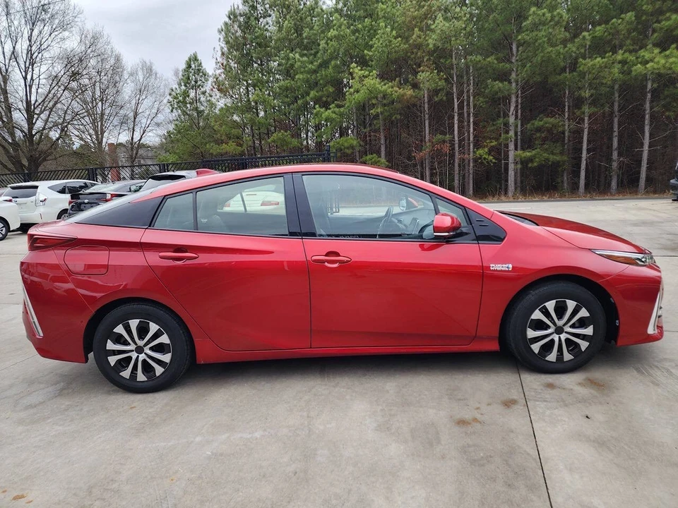 2017 Toyota Prius 4th Gen - Image 7 of 21