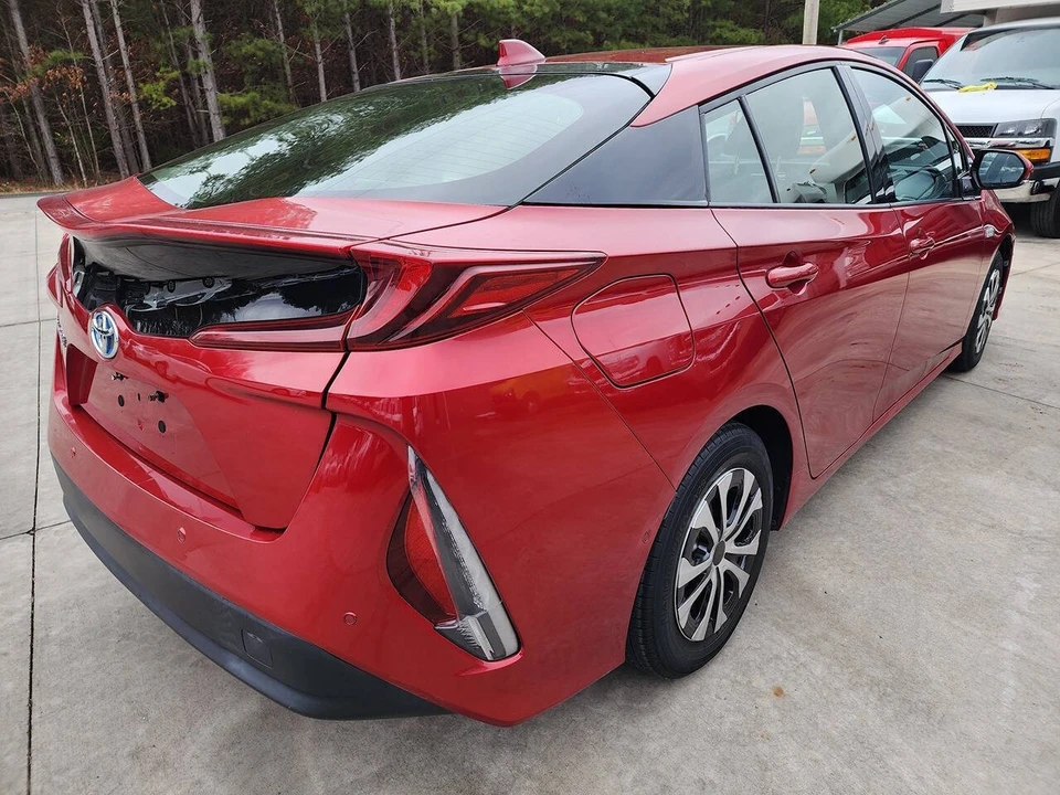 2017 Toyota Prius 4th Gen - Image 6 of 21
