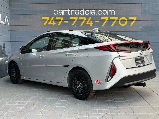 2017 Toyota Prius 4th Gen - Image 3 of 21