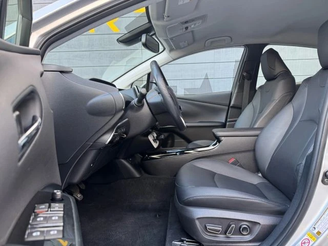2017 Toyota Prius 4th Gen - Image 9 of 21