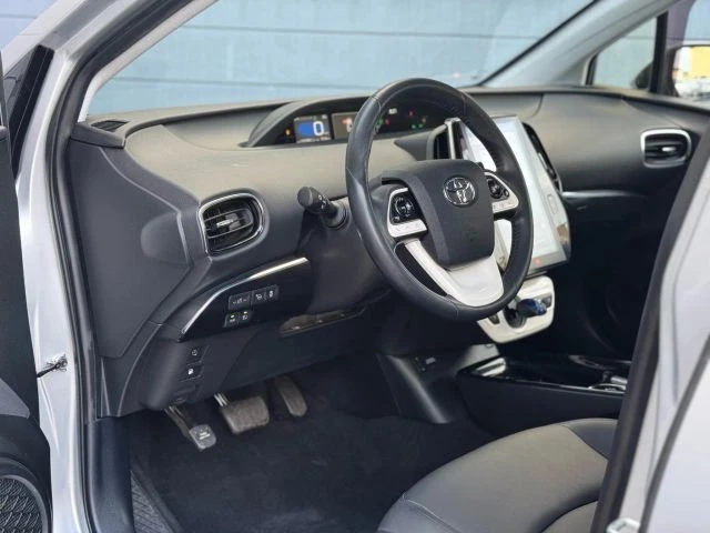 2017 Toyota Prius 4th Gen - Image 15 of 21