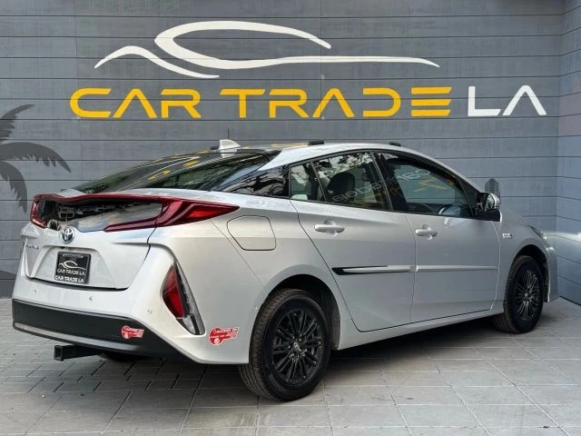 2017 Toyota Prius 4th Gen - Image 5 of 21