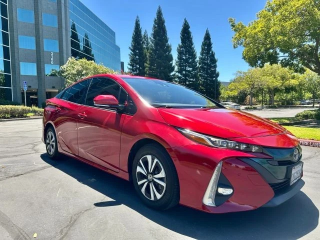2017 Toyota Prius 4th Gen - Image 4 of 18