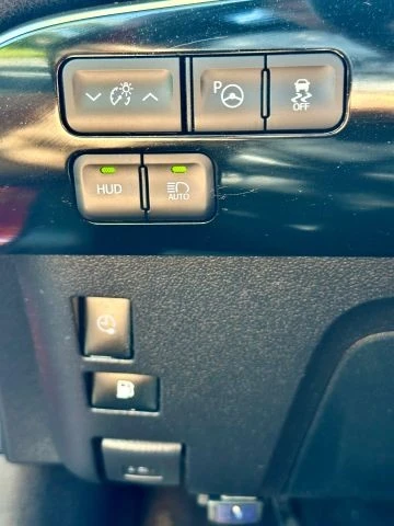 2017 Toyota Prius 4th Gen - Image 13 of 18