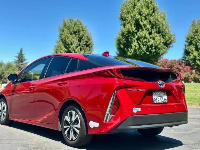 2017 Toyota Prius 4th Gen - Image 6 of 17