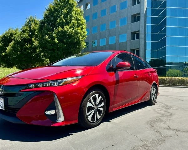 2017 Toyota Prius 4th Gen - Image 6 of 18