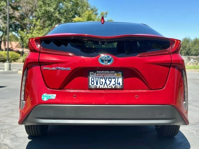 2017 Toyota Prius 4th Gen - Image 8 of 18