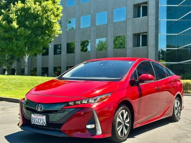2017 Toyota Prius 4th Gen - Image 5 of 18